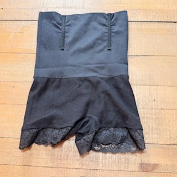 NWOT Black High-Waist Shapewear Shorts with Lace Trim Tummy Control Size XL - Picture 5 of 7